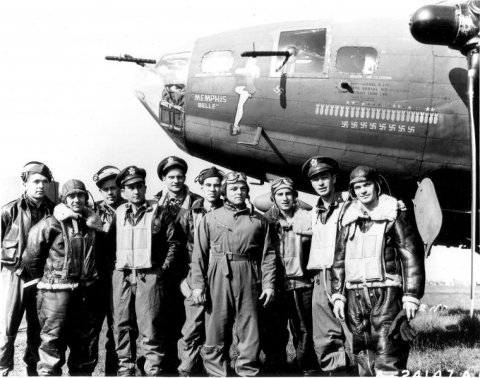 Crew of the Memphis Belle.jpg (106 KB)